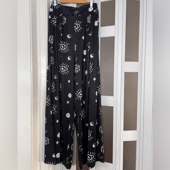 Dressed in lala Black Wide-Leg Pants with White Mystical Print,All Products : American Fashion Style Bags On Sale